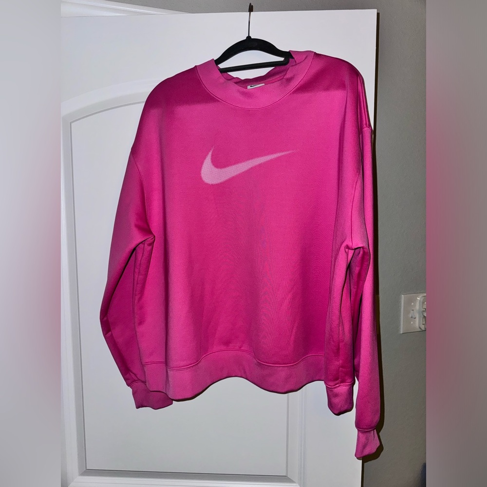 Nike therma-fit sweatshirt, excellent condition, never worn
